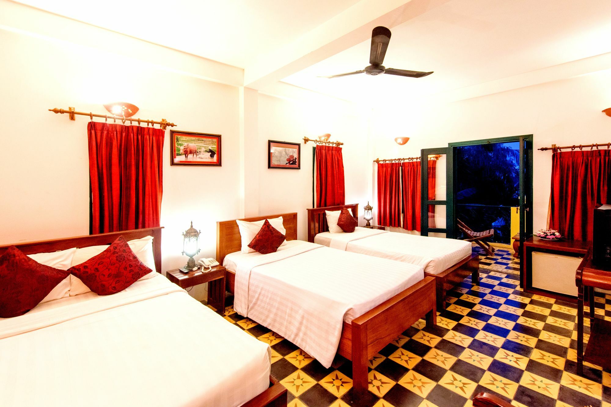 Wat Damnak Hotel